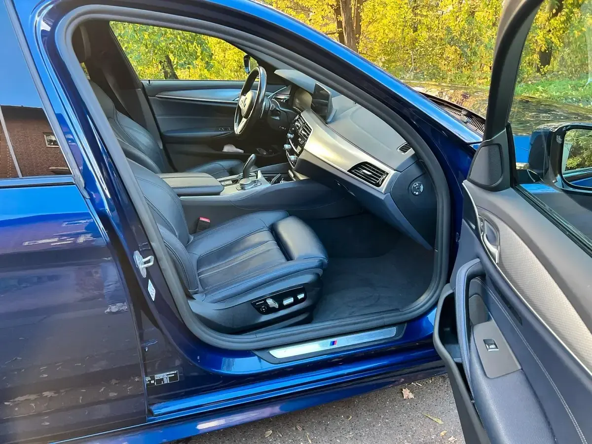 Gebraucht BMW 530 Performance 265 PS (194 kW) 2020 Blau Kombi