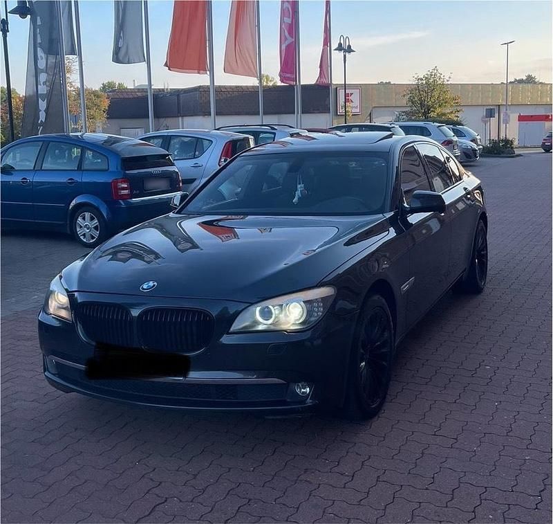 Gebraucht BMW 730 284 PS (208 kW) 2010 Schwarz Limousine