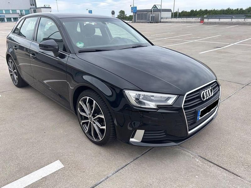 Schwarz Gebraucht 2018 Audi A3 Sport Limousine | 13.750 € (Guter Preis) - Bild 1/4