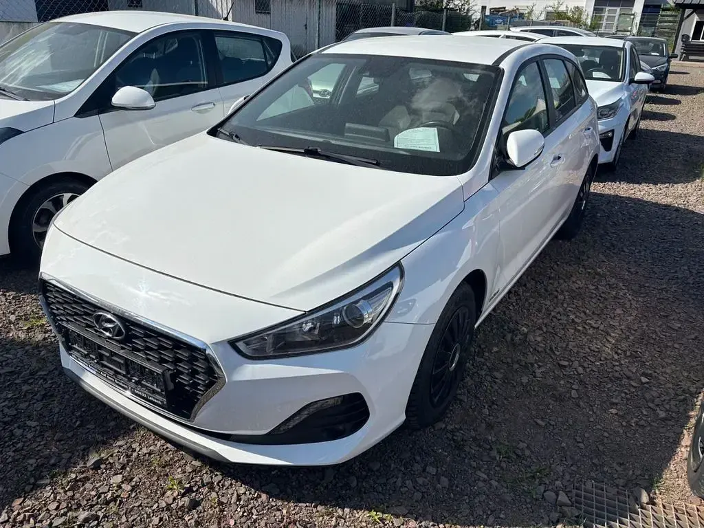 Gebraucht Hyundai i30 YES! 99 PS (72 kW) 2018 Weiß Kombi