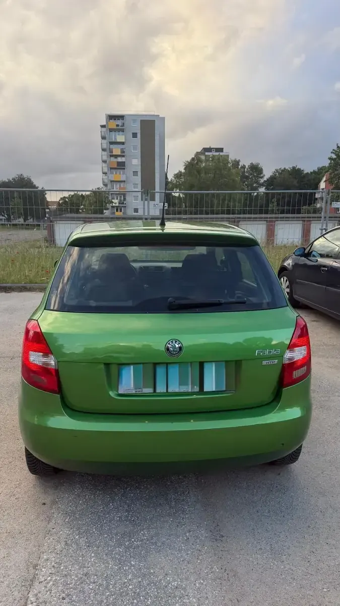Gebraucht Skoda Fabia 2011 Grün Kleinwagen