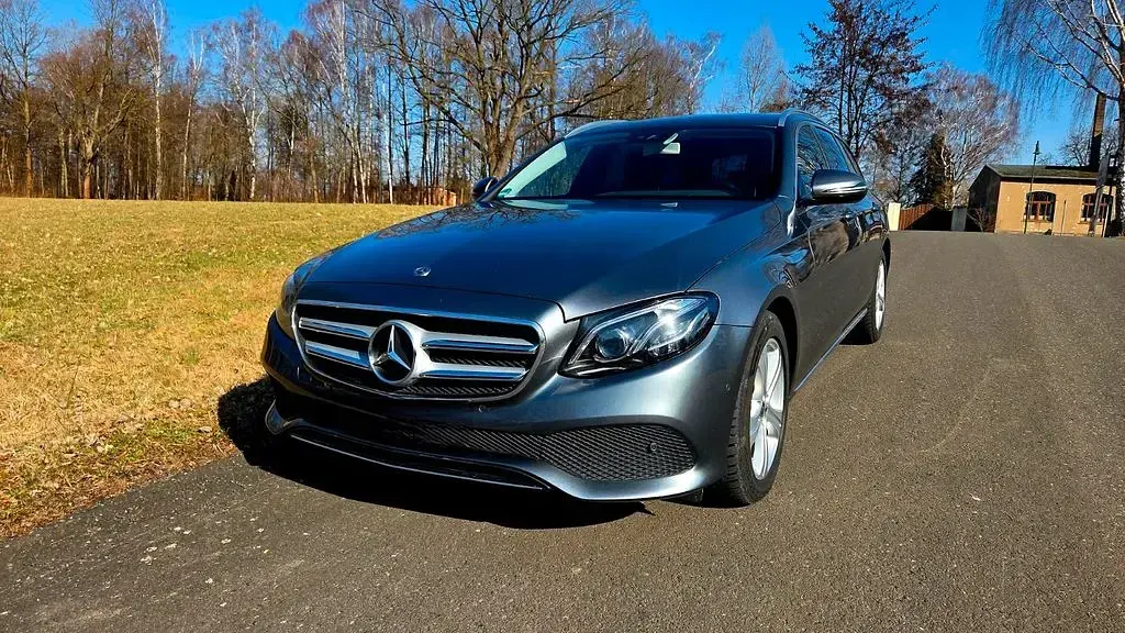 Gebraucht Mercedes E220 194 PS (142 kW) 2017 Grau Kombi