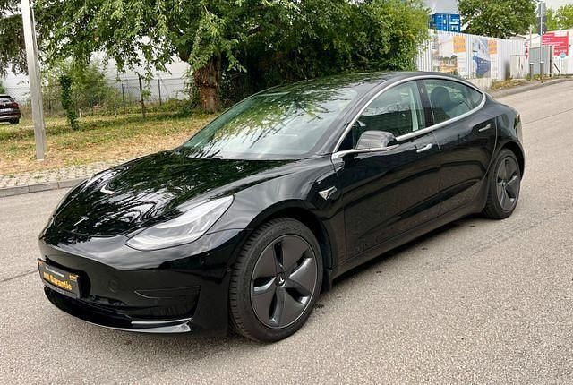 Weiss Gebraucht 2020 Tesla Model 3 Standard Range Limousine | 20.490 € (Fairer Preis) - Bild 1/4