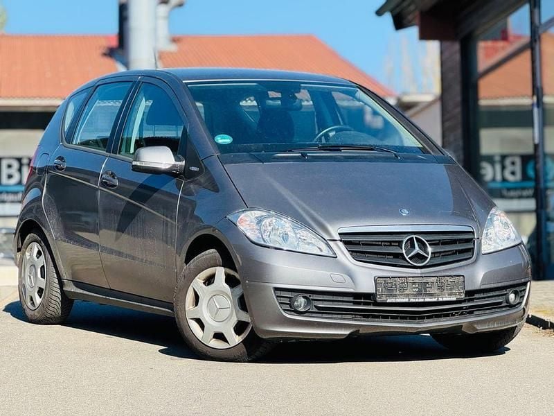 Gebraucht Mercedes A180 116 PS (85 kW) 2011 Grau Limousine