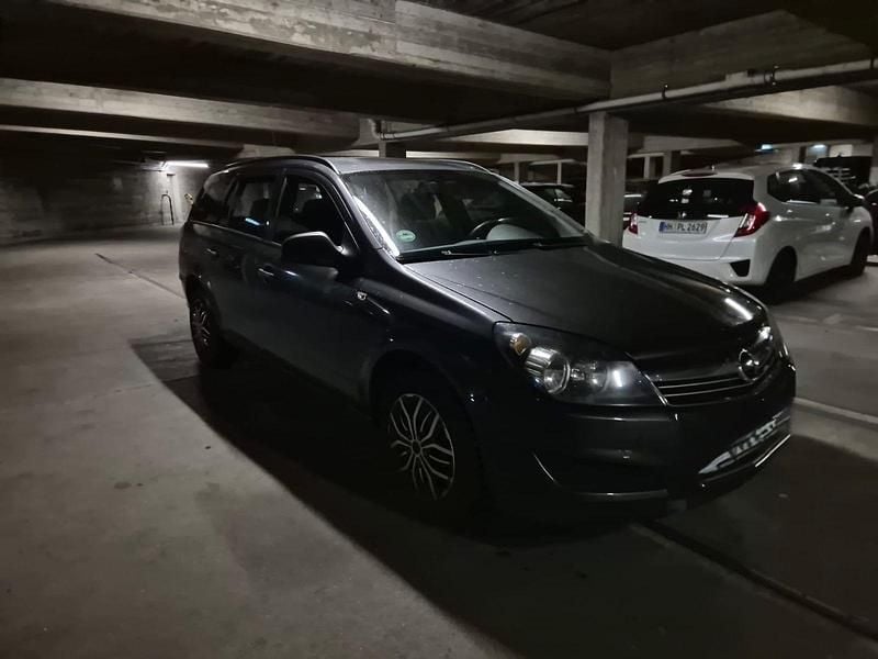 Grau Gebraucht 2010 Opel Astra Innovation Kombi | 2.390 € (Superpreis) - Bild 1/4