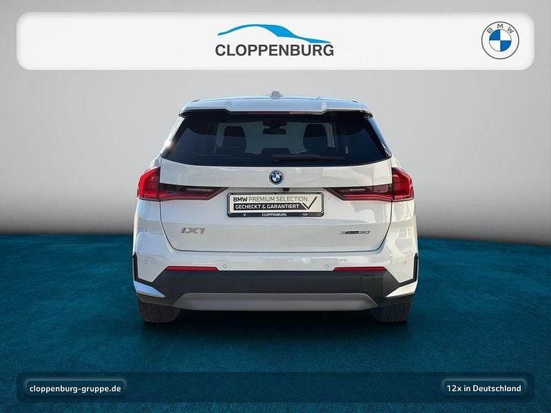 Gebraucht BMW iX1 Performance 230 kW (313 PS) 2023 Alpinweiß uni SUV