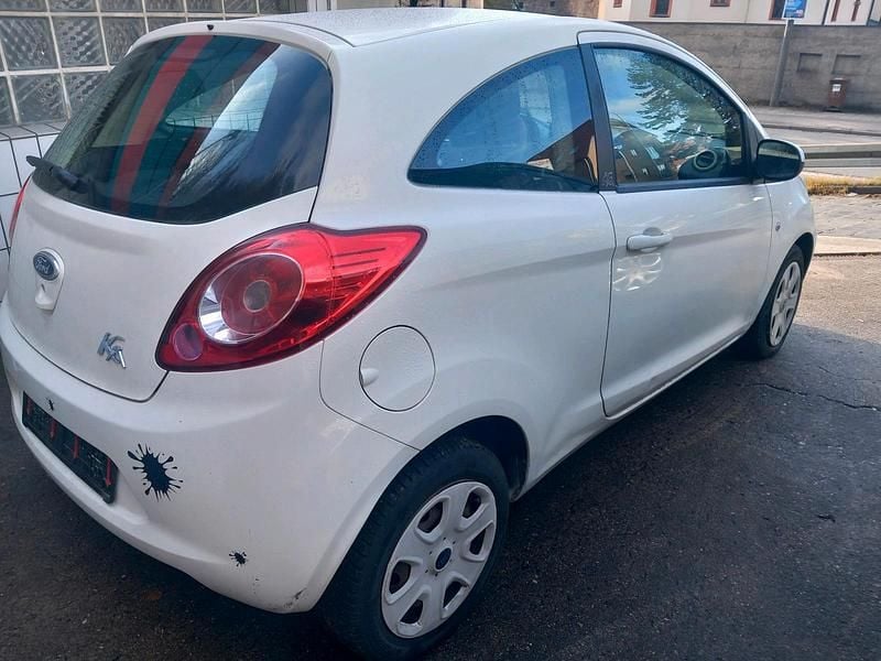 Gebraucht Ford Ka 69 PS (50 kW) 2013 Weiß Kleinwagen