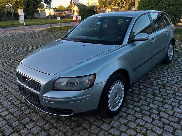 Blau Gebraucht 2007 Volvo V50 Kombi | 3.800 € (Etwas zu teuer) - Bild 1/4