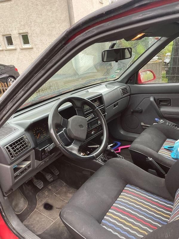 Second-hand Renault 19 73 CP (53 kW) 1992 Roșu Berlinǎ