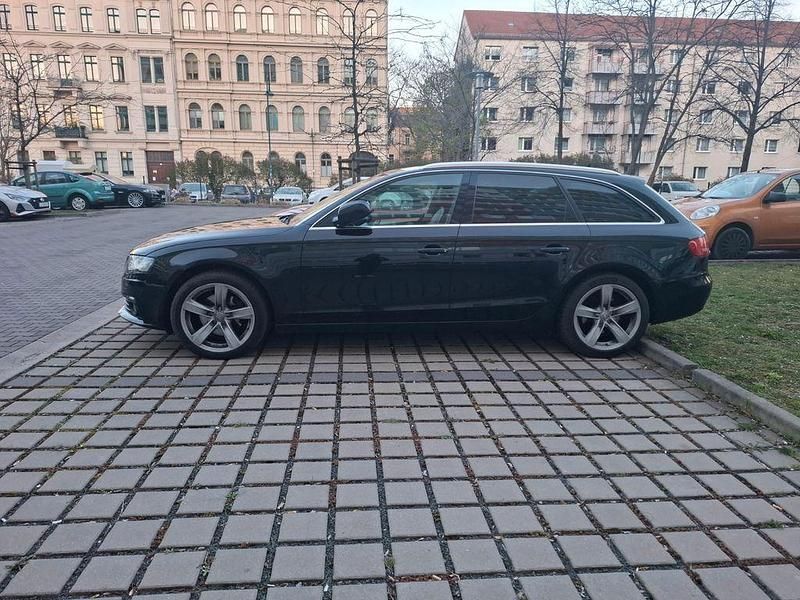 Gebraucht Audi A4 Attraction 143 PS (105 kW) 2009 Schwarz Kombi