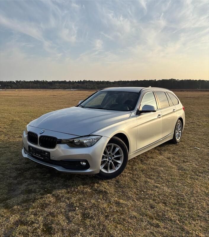 Silber Gebraucht 2017 BMW 318 Comfort Edition Kombi | 12.800 € (Fairer Preis) - Bild 1/4