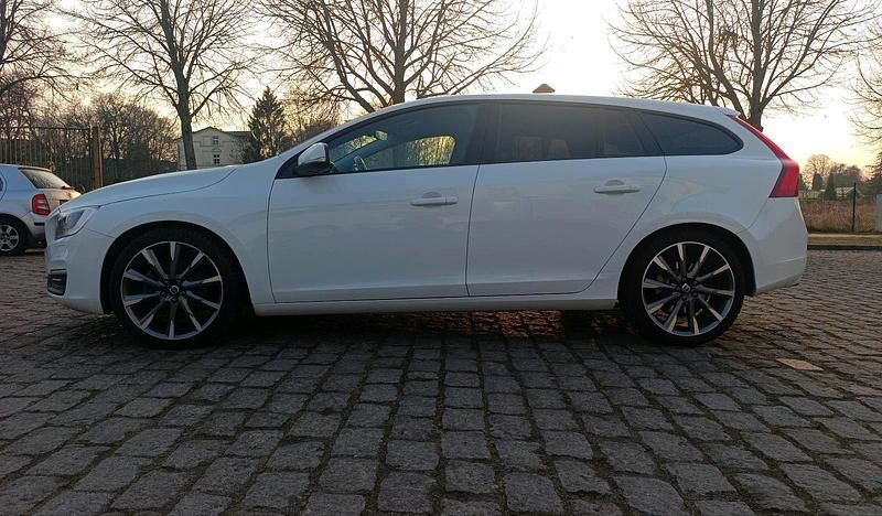 Gebraucht Volvo V60 2015 Weiß Kombi