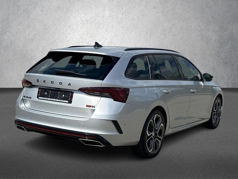 Gebraucht Skoda Octavia RS 245 PS (180 kW) 2022 Brillantsilber metallic Kombi