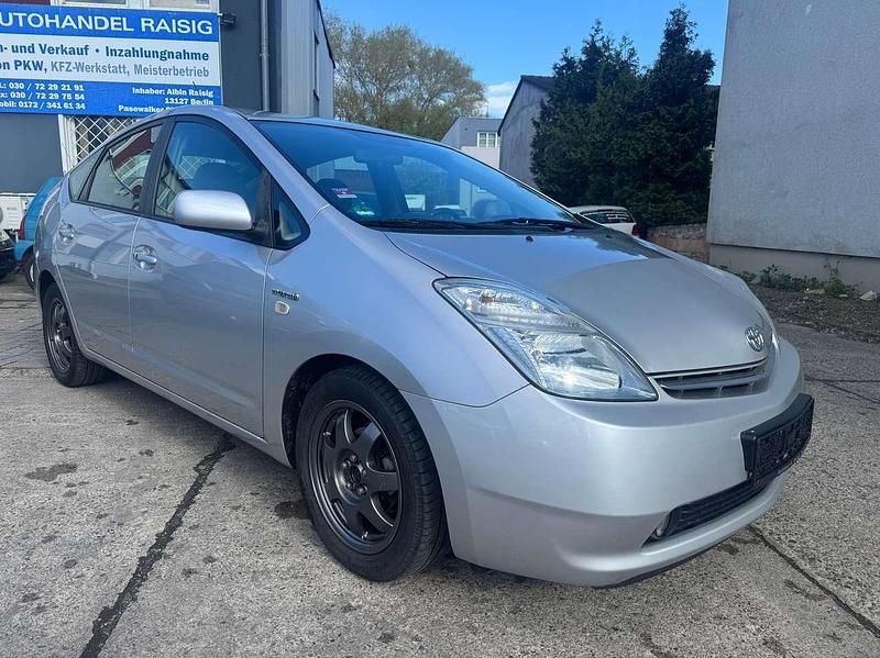 Second-hand Toyota Prius Sol 77 CP (56 kW) 2007 Argintiu Hatchback