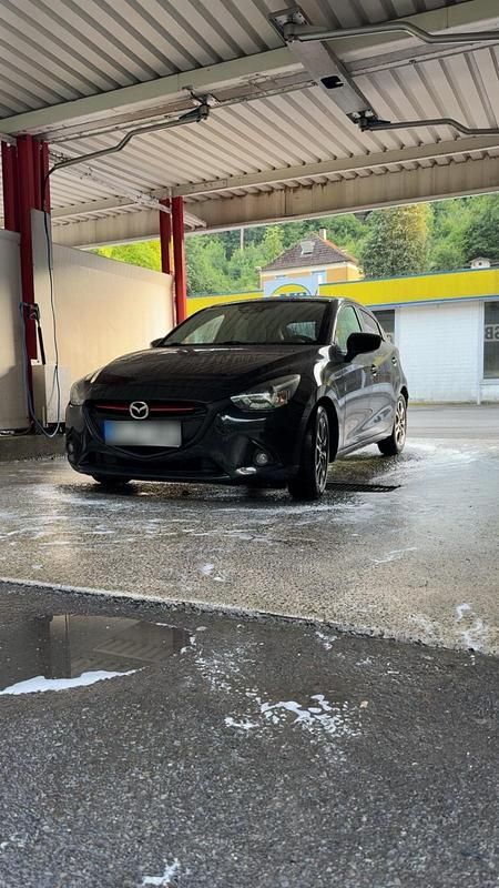 Gebraucht Mazda 2 90 PS (66 kW) 2015 Schwarz Kleinwagen