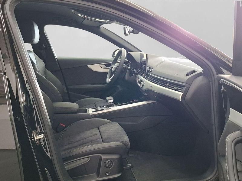 Gebraucht Audi A4 S-Line 204 PS (150 kW) 2025 Schwarz Kombi