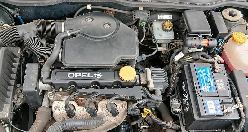 Gebraucht Opel Astra 75 PS (55 kW) 2001 Grün Limousine