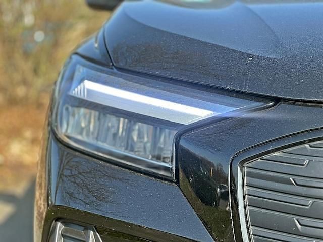 Gebraucht Audi Q4 e-tron Ambiente 150 kW (204 PS) 2023 Mythosschwarz metallic SUV