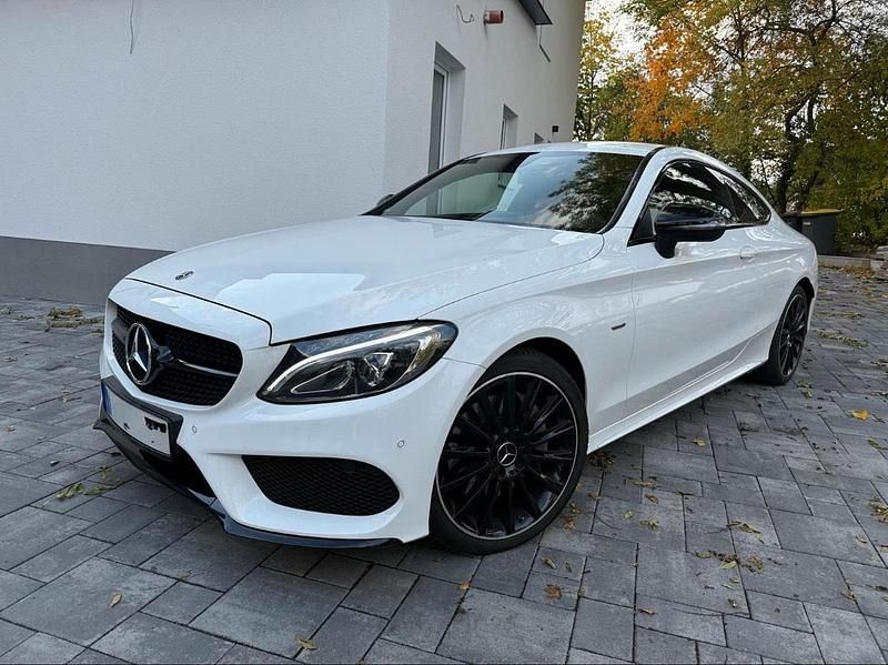 Weiß Gebraucht 2018 Mercedes C250 AMG line Coupé | 23.999 € (Fairer Preis) - Bild 1/4