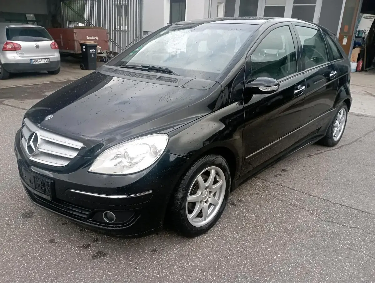 Gebraucht Mercedes B170 125 PS (91 kW) 2005 Schwarz Van / Kleinbus