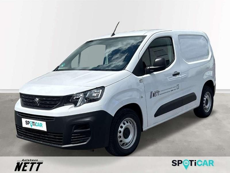Lackierung weiss icy/typ ausse Gebraucht 2024 Peugeot E-Partner Premium Van / Kleinbus | 27.990 € (Teuer) - Bild 1/4