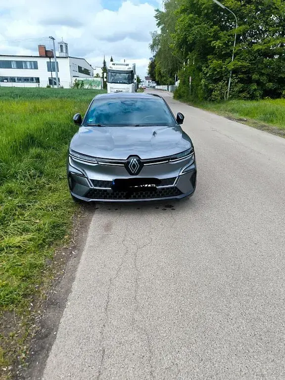 Gebraucht Renault Megane E-Tech Iconic 160 kW (218 PS) 2022 Grau Limousine