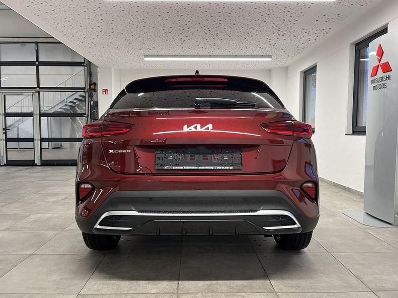 Neu Kia XCeed Vision 150 PS (110 kW) 2026 Magma rot SUV