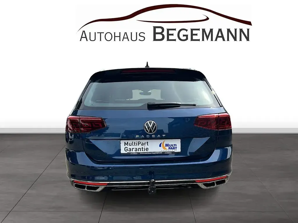 Gebraucht VW Passat R-line 200 PS (147 kW) 2022 Aquamarinblau (metallic) Kombi
