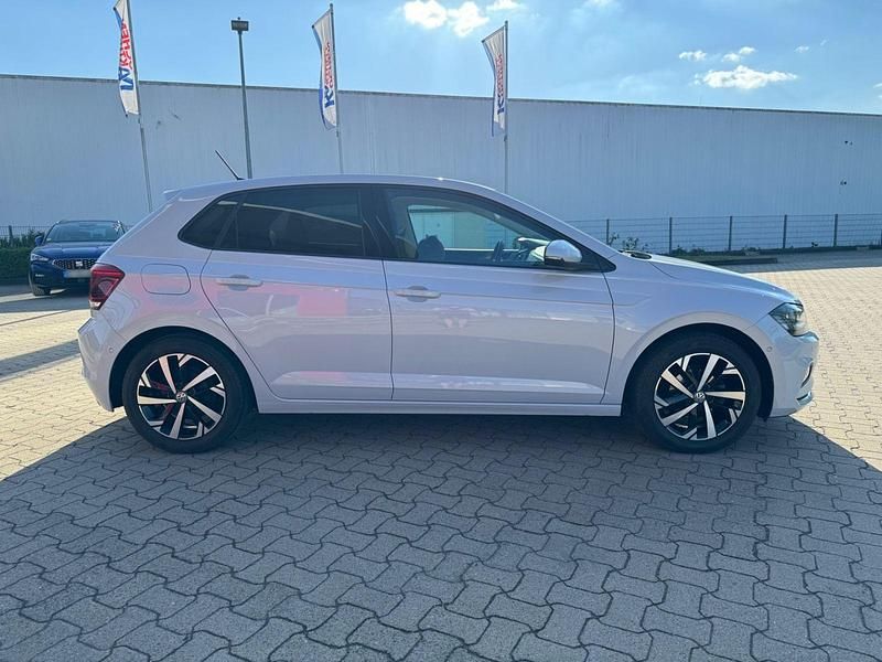 Gebraucht VW Polo Highline 95 PS (69 kW) 2018 Weiß Kleinwagen
