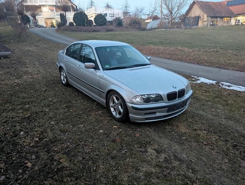 Gebraucht BMW 320 150 PS (110 kW) 1998 Silber Limousine