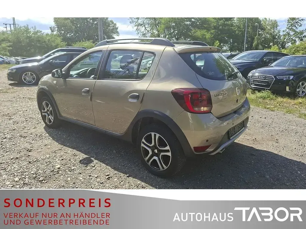Gebraucht Dacia Sandero Celebration 90 PS (66 kW) 2018 Unbekannt Limousine