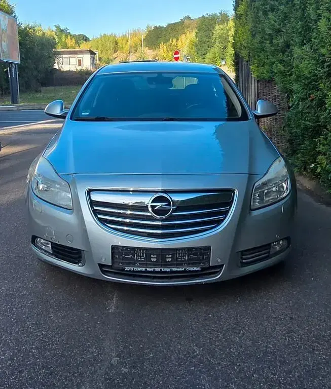 Gebraucht Opel Insignia 131 PS (96 kW) 2012 Silber Limousine