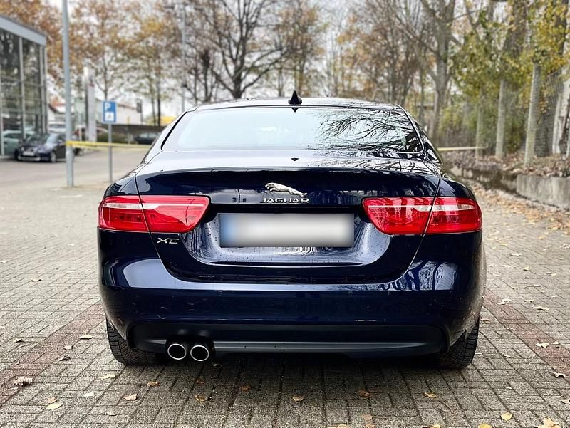 Gebraucht Jaguar XE 179 PS (131 kW) 2018 Blau Limousine
