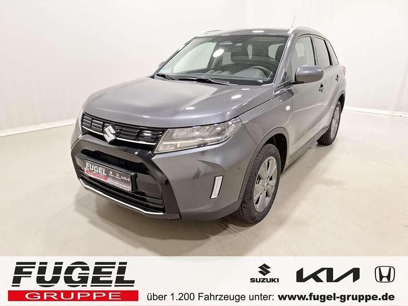Titan dark gray Gebraucht 2024 Suzuki Vitara Comfort SUV | 21.899 € (Fairer Preis) - Bild 1/4