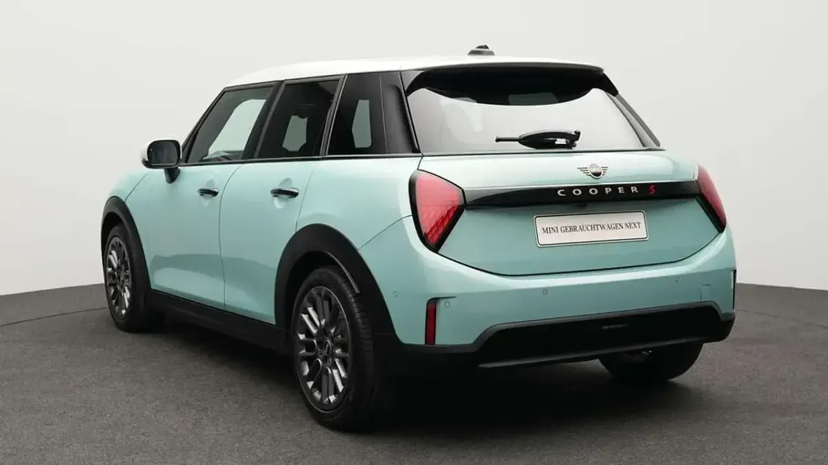 Gebraucht Mini Cooper S Classic 204 PS (150 kW) 2025 Grün Kleinwagen