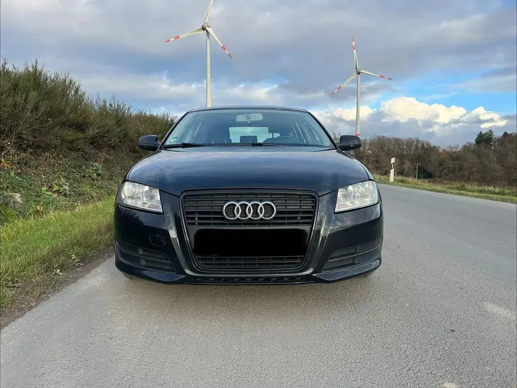 Używany Audi A3 Attraction 125 KM (91 kW) 2011 Czarny Hatchback