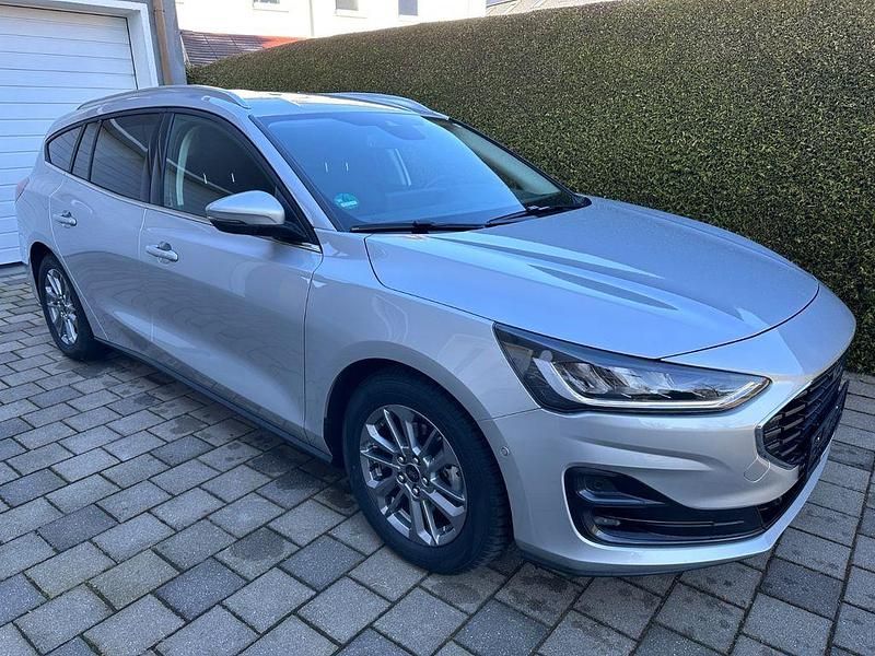 Gebraucht Ford Focus Titanium X 116 PS (85 kW) 2023 Silber Limousine