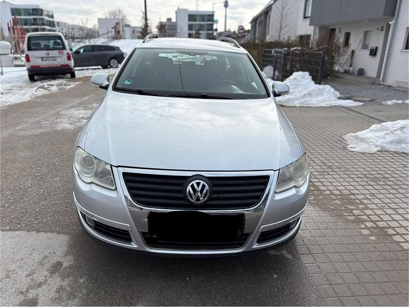 Silber Gebraucht 2010 VW Passat Kombi | 1.200 € (Superpreis) - Bild 1/4