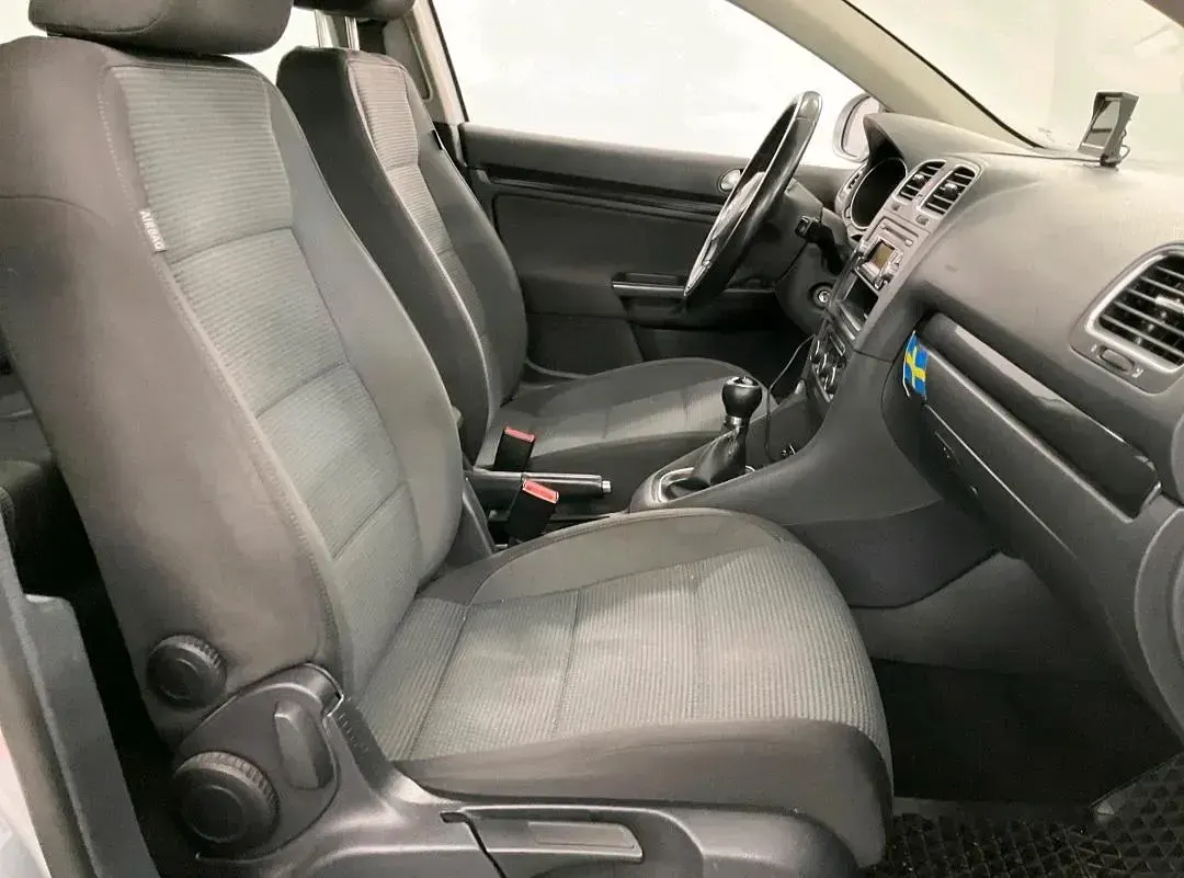 Gebraucht VW Golf VI Comfortline 105 PS (77 kW) 2011 Silber Kleinwagen