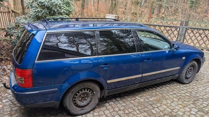 Gebraucht VW Passat Comfortline 150 PS (110 kW) 2002 Blau Kombi