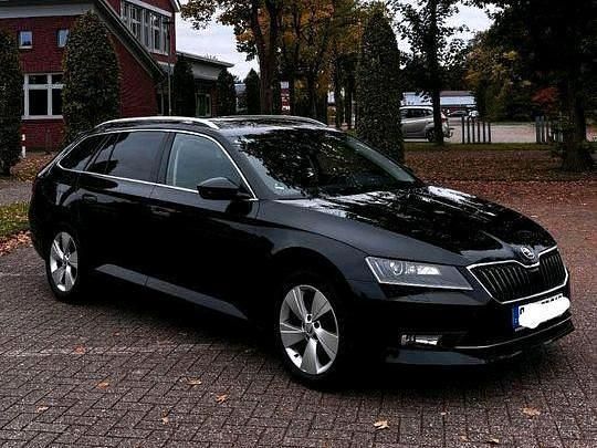 Schwarz Gebraucht 2015 Skoda Superb Kombi | 11.500 € (Guter Preis) - Bild 1/4