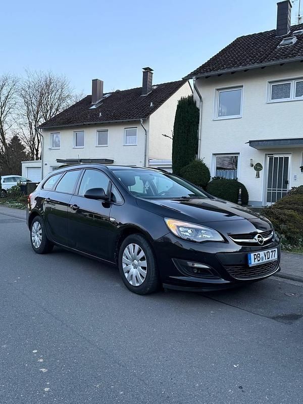 Gebraucht Opel Astra 110 PS (80 kW) 2014 Schwarz Kombi
