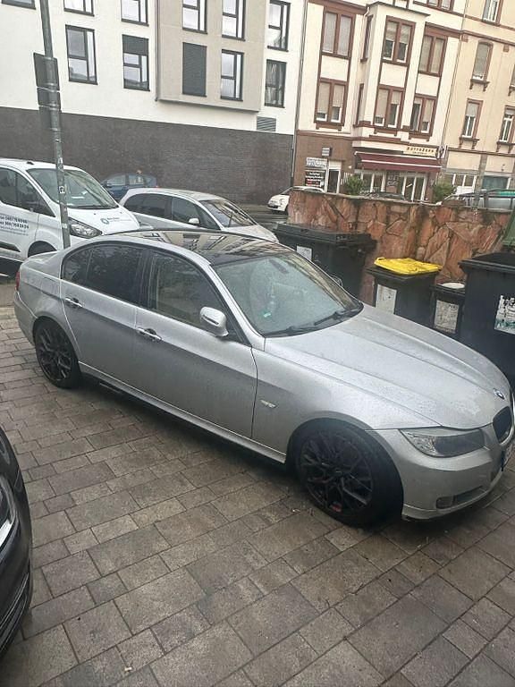 Silber Gebraucht 2009 BMW 320 Performance Limousine | 6.999 € (Fairer Preis) - Bild 1/4