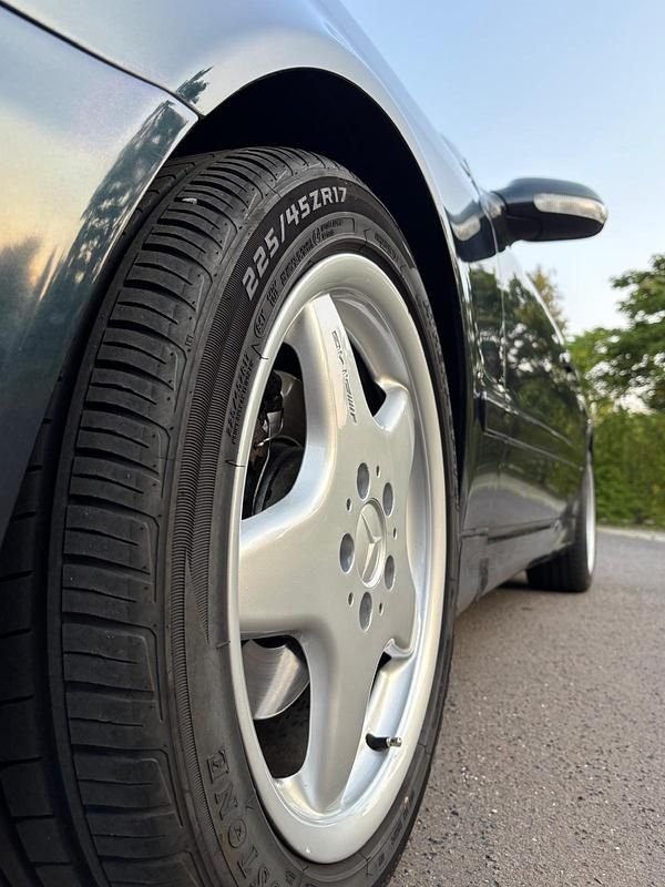 Gebraucht Mercedes CLK320 218 PS (160 kW) 2002 Cabrio