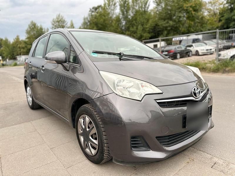 Gebraucht 2012 Toyota Verso-S Van / Kleinbus | 2.750 € (Guter Preis) - Bild 1/4