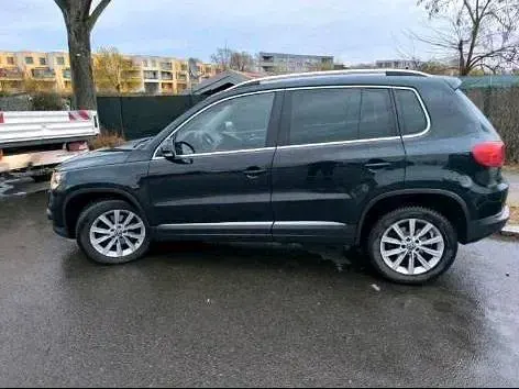 Begagnad VW Tiguan 140 HK (102 kW) 2012 Svart SUV