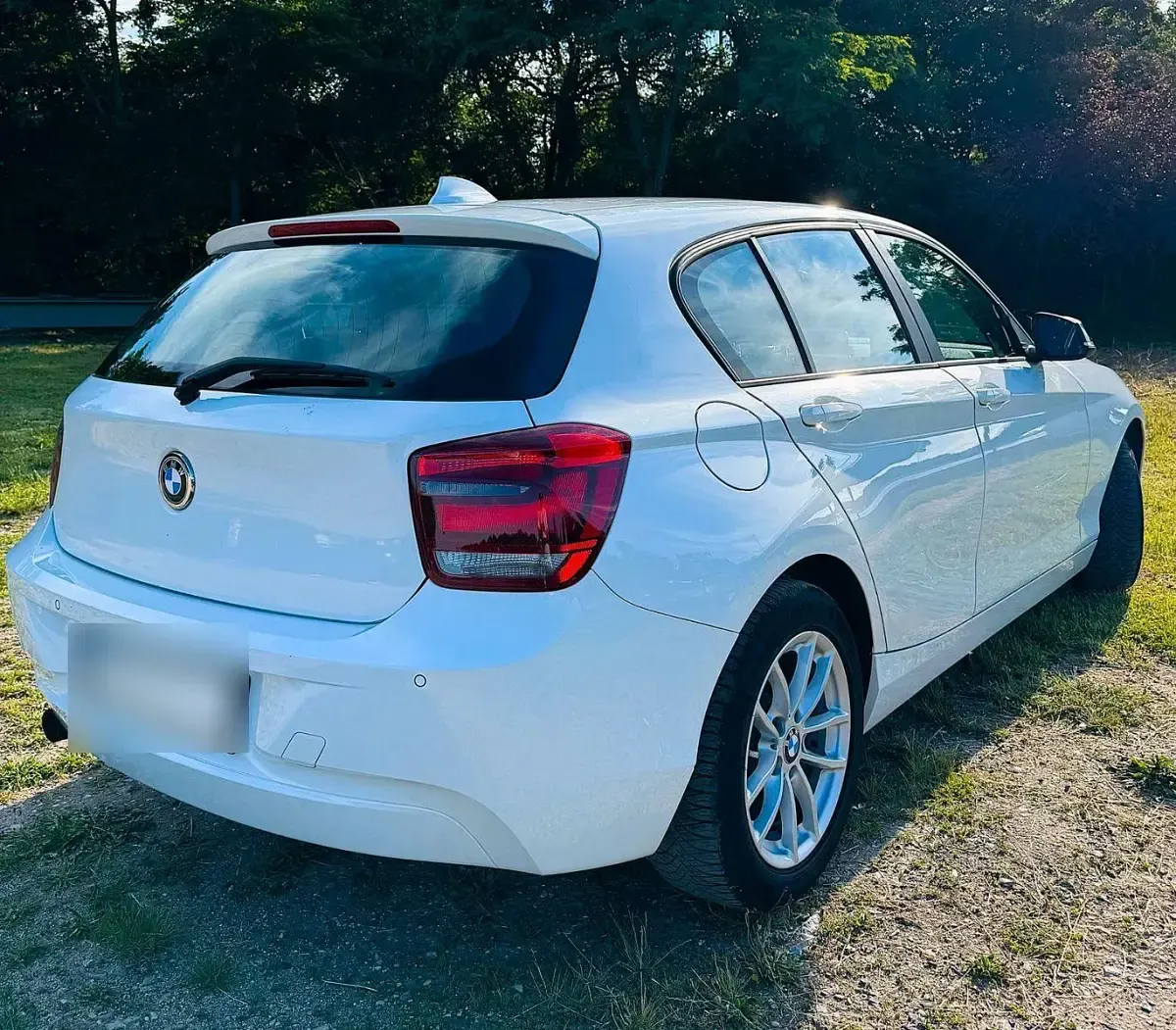 Gebraucht BMW 116 Sport Line 136 PS (100 kW) 2014 Weiß Kleinwagen