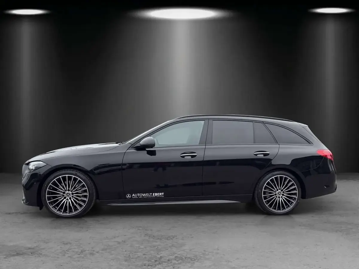 Gebraucht Mercedes C300 AMG 265 PS (194 kW) 2026 Lack obsidianschwarz Kombi