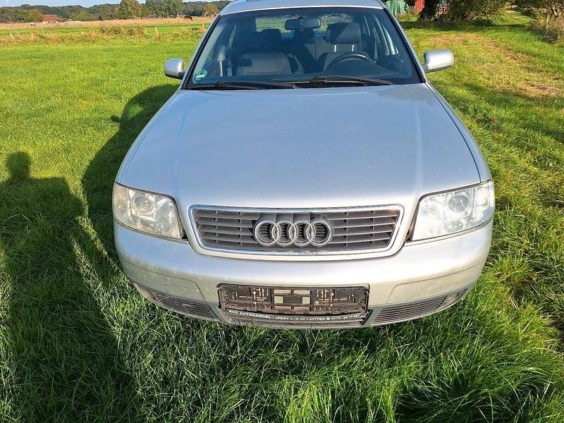 Silber Gebraucht 2000 Audi A6 Limousine | 700 € - Bild 1/4