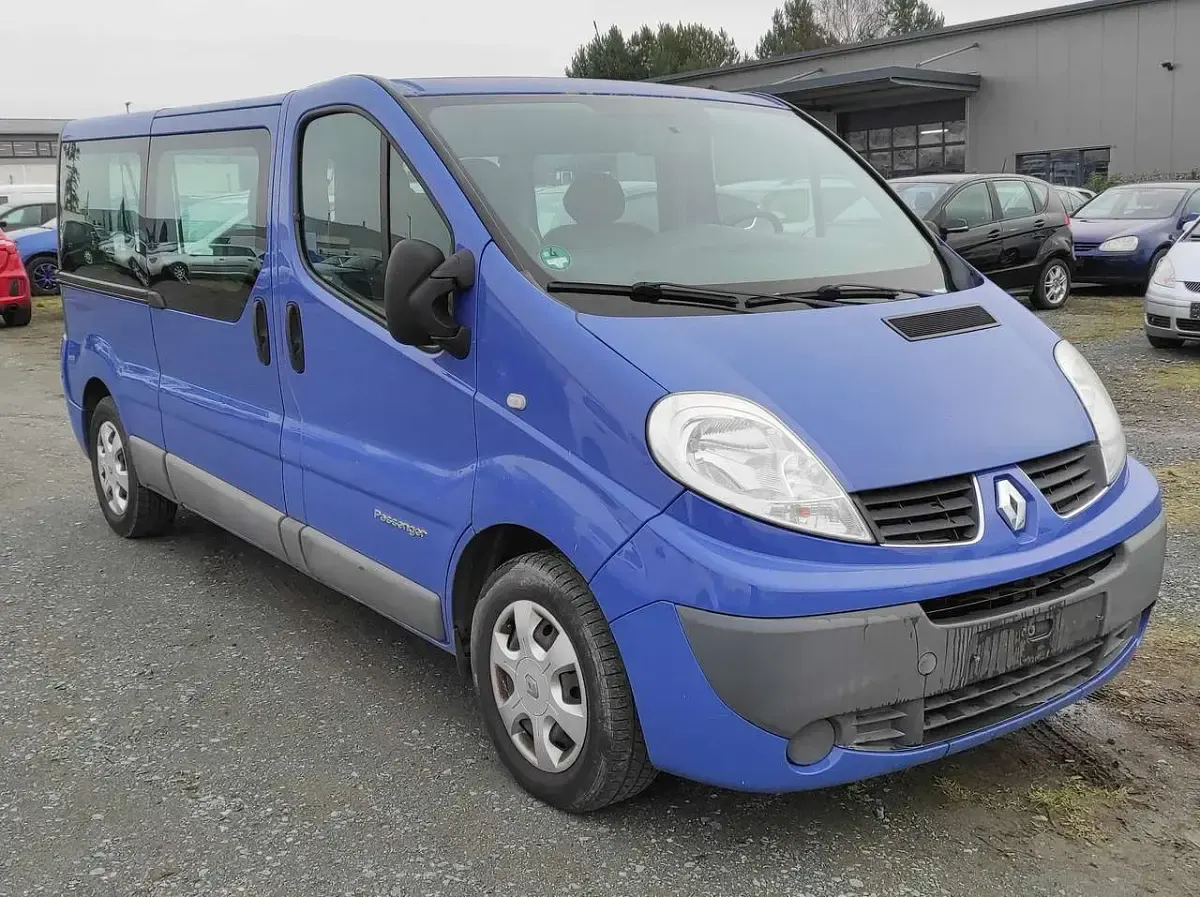 Usata Renault Trafic Expression 114 CV (83 kW) 2012 Blu Monovolume
